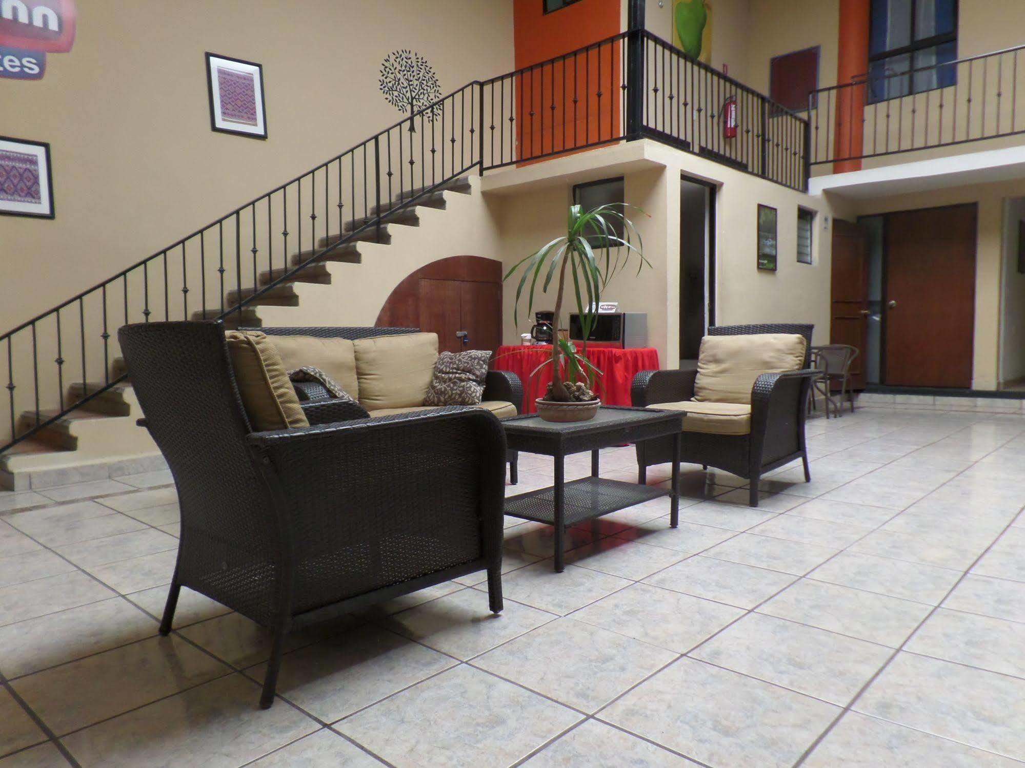 Uke Inn Hotel & Suites Xamaipak Tuxtla Gutiérrez Екстериор снимка